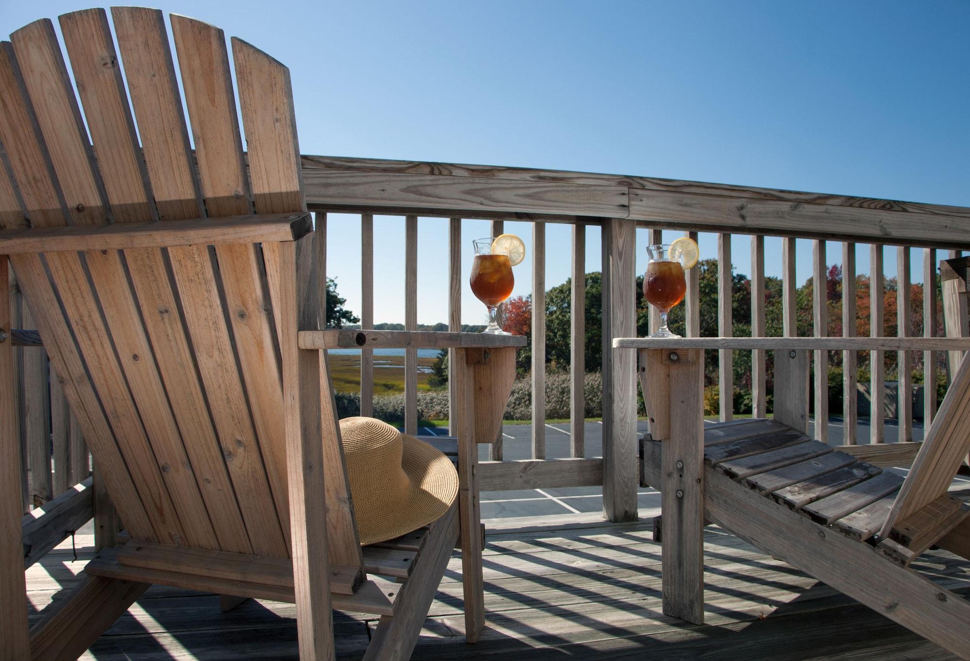 Bayside Resort Hotel West Yarmouth Exterior photo