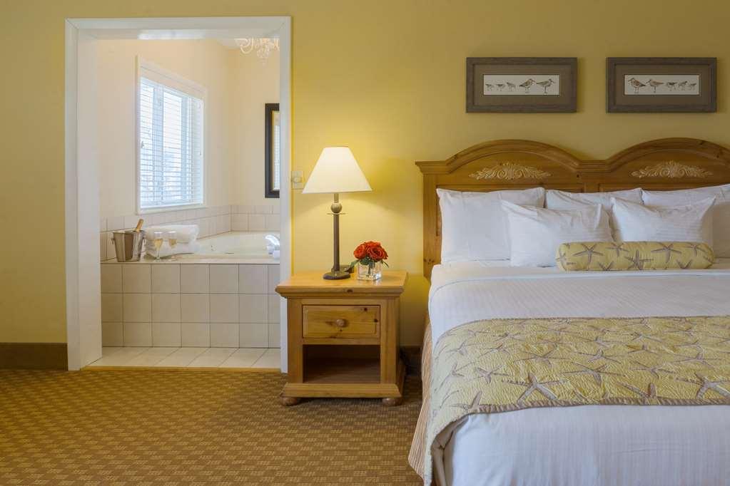 Bayside Resort Hotel West Yarmouth Room photo